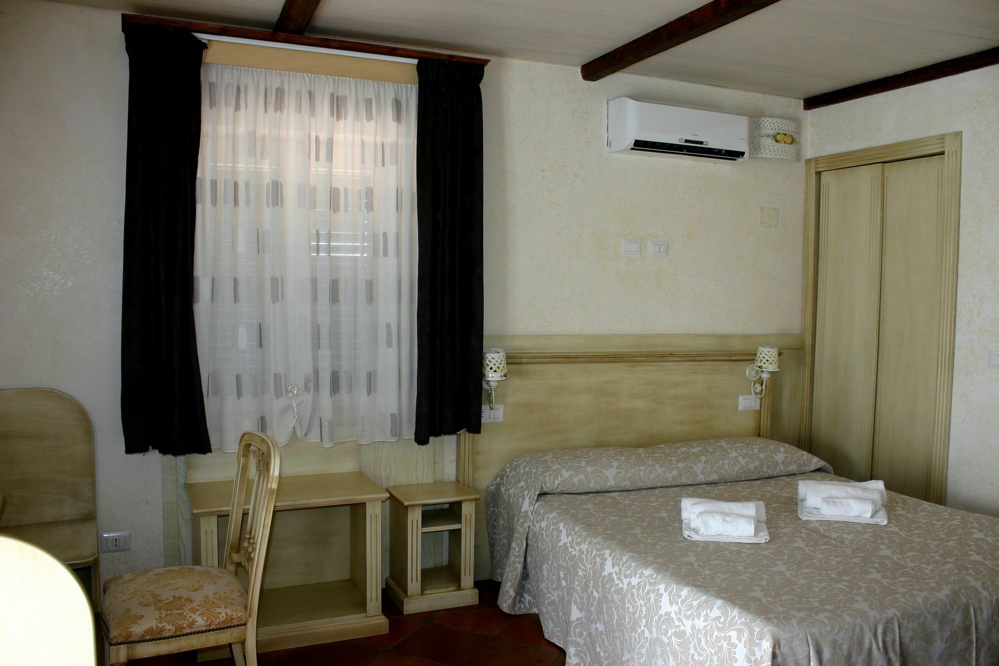 B&B Residenza Cardinale โตรเปอา ภายนอก รูปภาพ